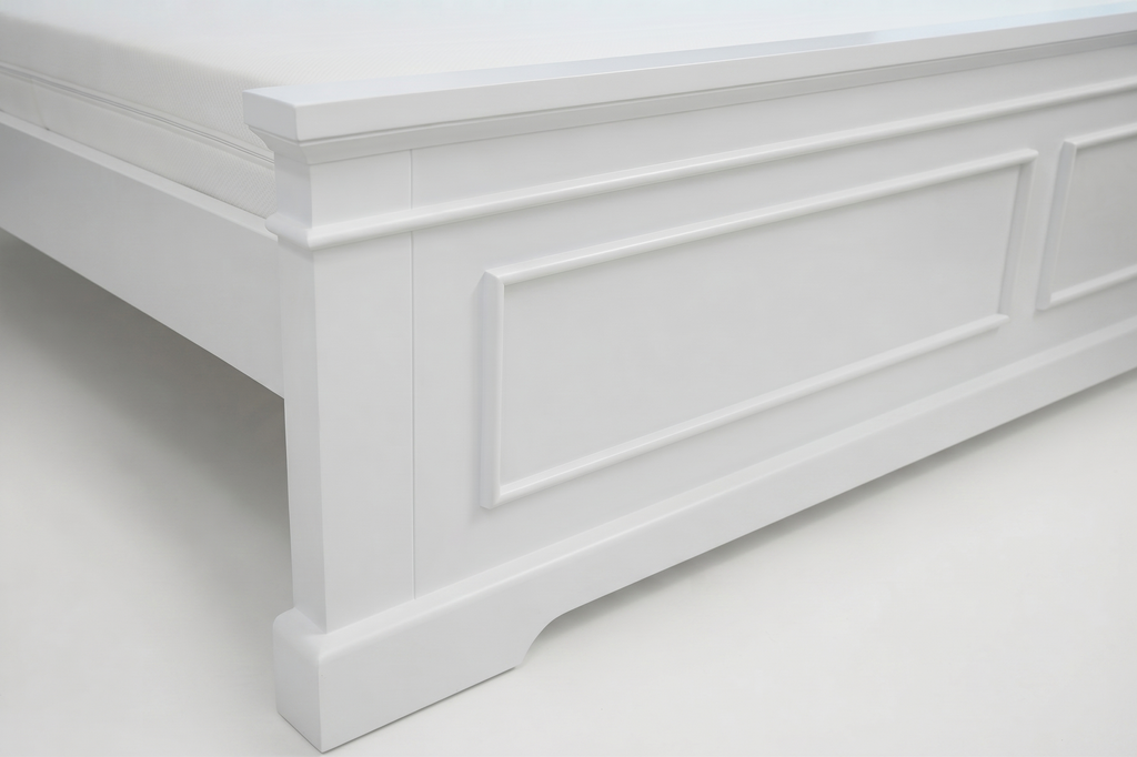 Snowland Queen Bed